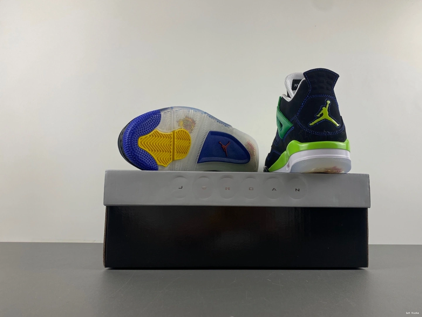 Doernbecher - 4 Jordan 308497-015 Retro 1123